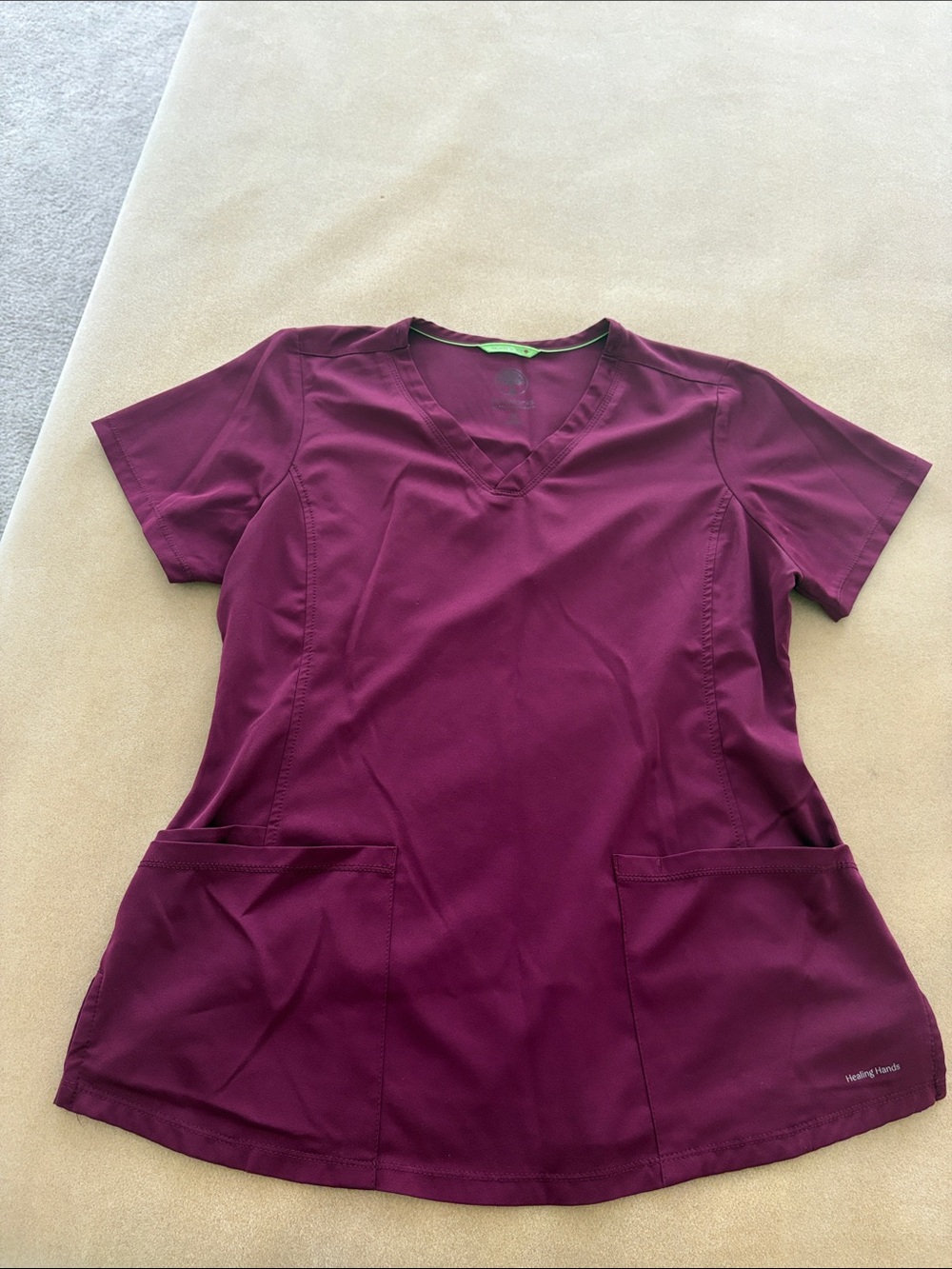 healing hands Women's V-Neck Scrub Top - Burgundy